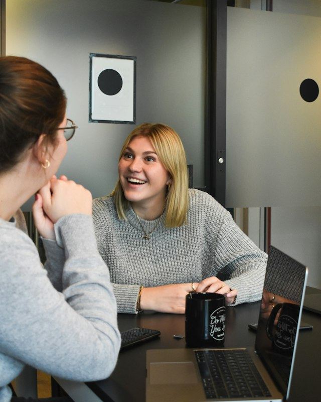 Doorzetten naar een collega